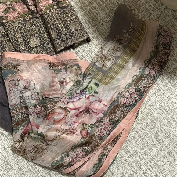 Pakistani lilac designer outfit - Picture 3 of 5